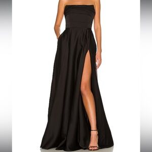 Chic Black Strapless Evening Gown